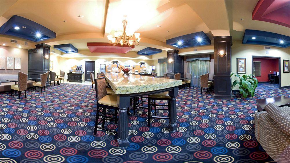 Holiday Inn Express & Suites Huntsville By Ihg Exterior photo