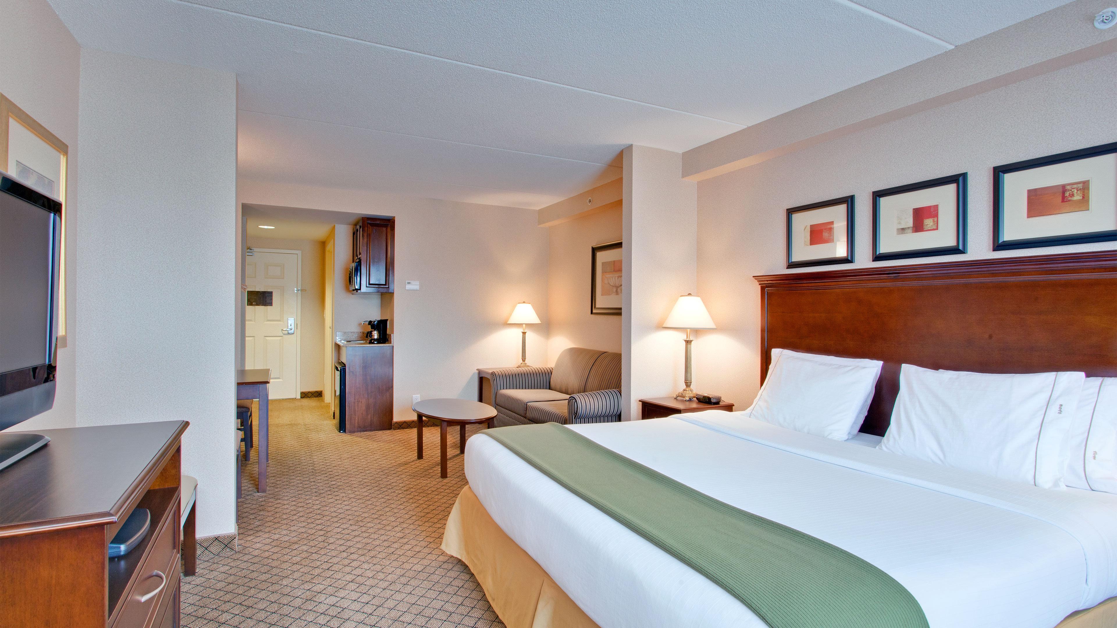 Holiday Inn Express & Suites Huntsville By Ihg Exterior photo