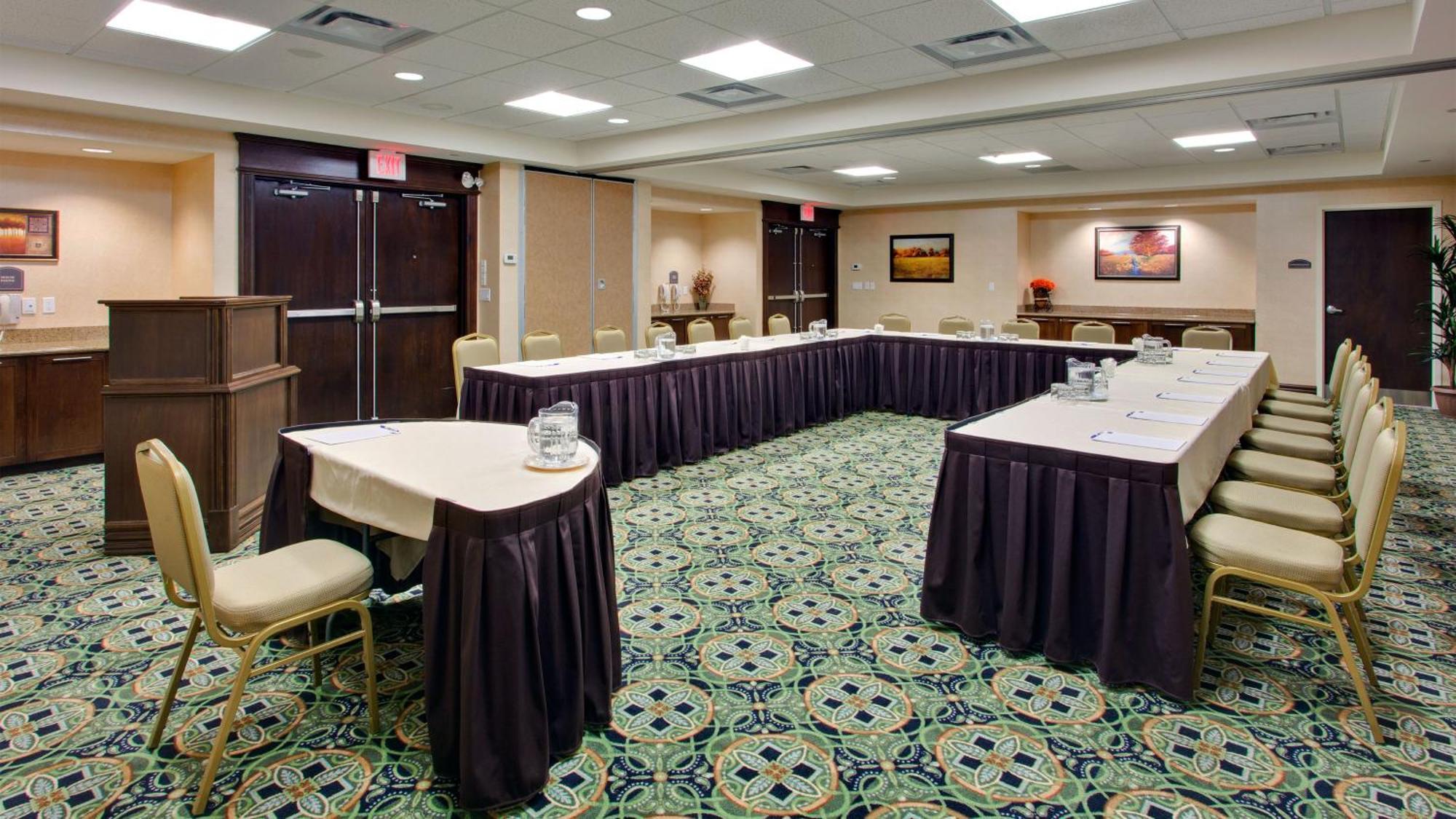 Holiday Inn Express & Suites Huntsville By Ihg Exterior photo